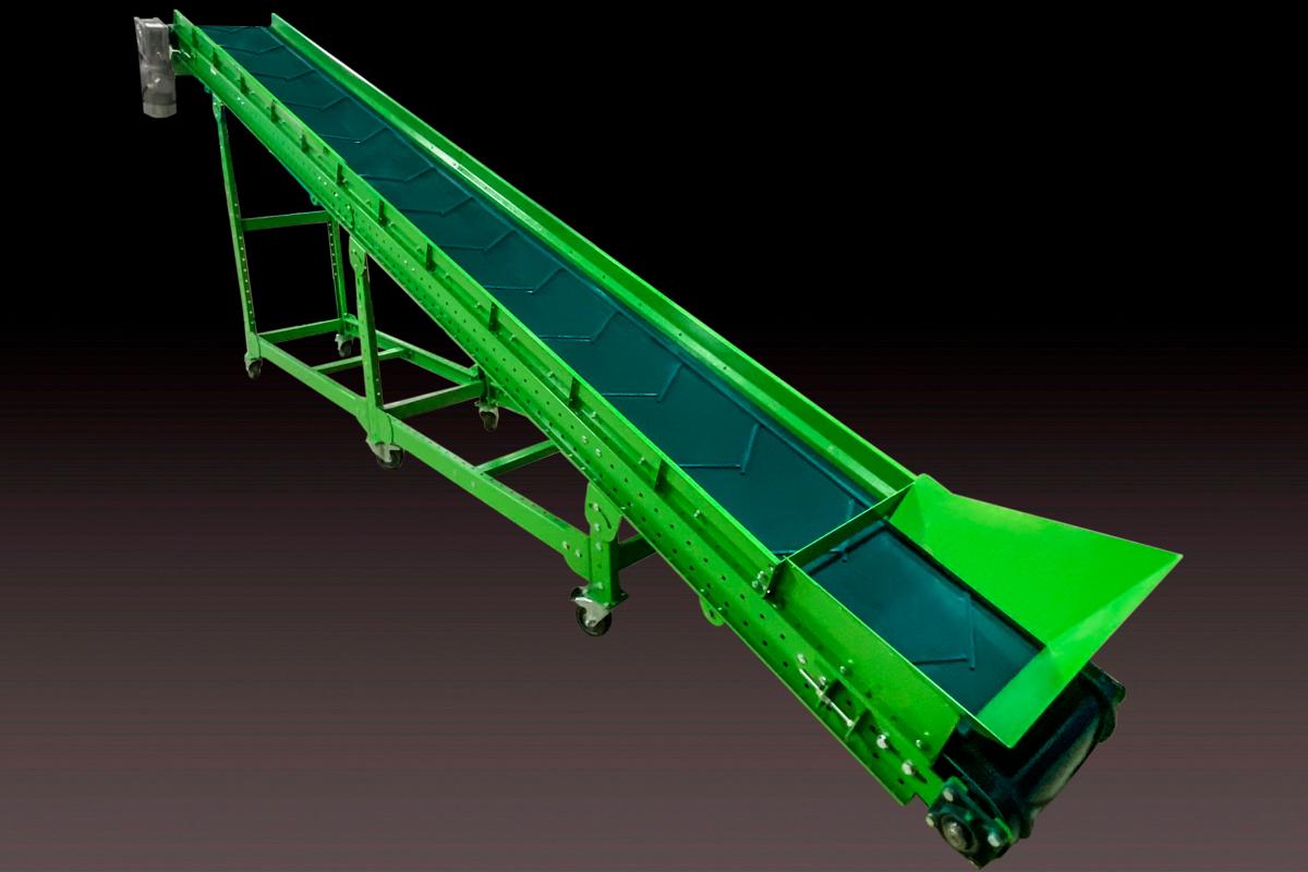 Наклонный конвейер с приемным бункером