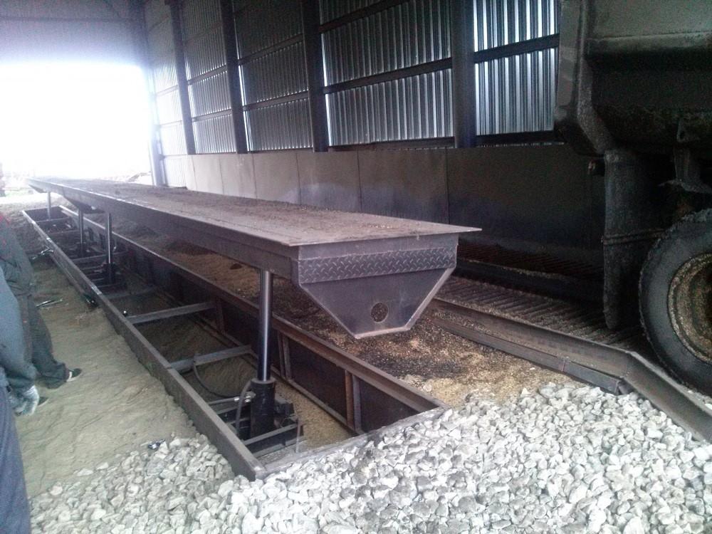 Одноколейный автомобилеразгрузчик зерна