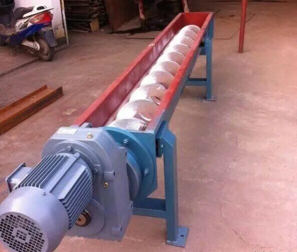 Гибкий шнековый транспортер для песка